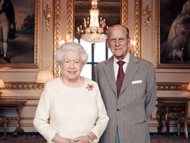 Британская королева Елизавета II и принц Филипп отмечают 70-летие со дня свадьбы!