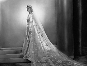 elizabeth-wedding-dress.jpg