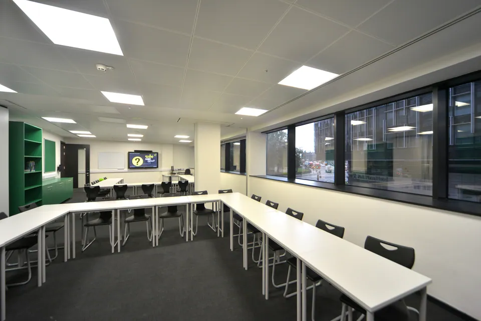Аcademic summer pre-GCSE classes в DLD London, фото 13