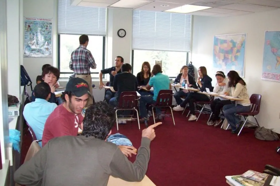 Academic English Program в FLS Boston Commons, фото 11